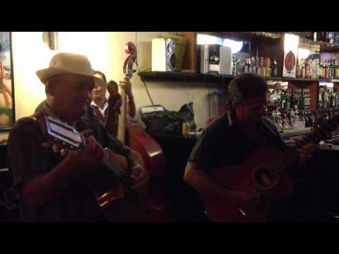 LOS 5 DEL SON - HOTEL CALIFORNIA  (Cafetería-Bar LA DICHOSA, Habana, Cuba)