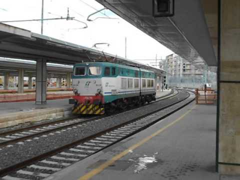 E656-294 in partenza dalla stazione di Palermo centrale per il DL