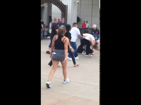 Rapper Crisco fights in vegas infront of ceaser palace & gets banned for life!!!! E