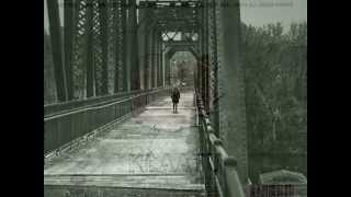 Klaatu - Knee Deep in Love (1980) lyrics