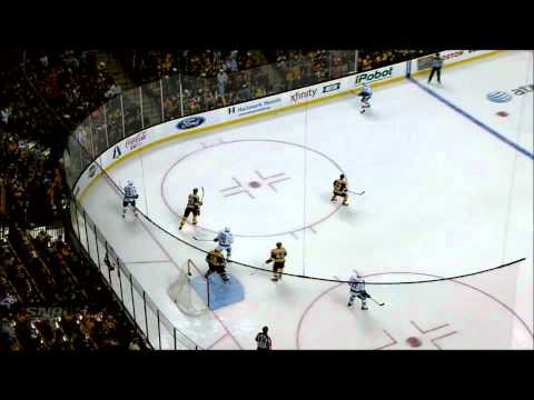 Canucks vs Bruins Ryan Kesler Goal 1-0  01/07/12