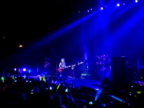 Avril Lavigne Live in Manila 2012