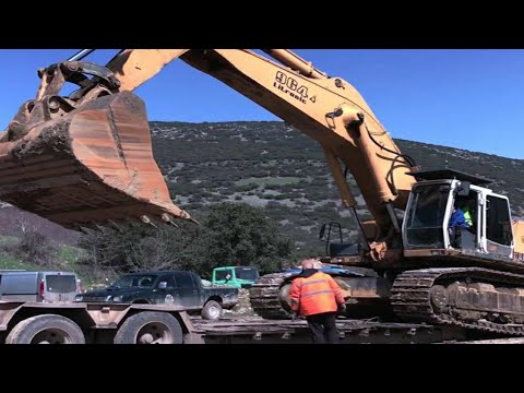 Transporting The Liebherr 974 And 964  Excavators.