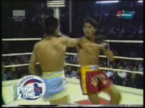 Samart Payakaroon vs Panomtoanlek Hapalang