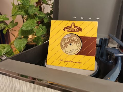 Nut Rocker ~ B. Bumble & The Stingers 1962 ~ Old Gold 1980 Re-Issue 45rpm ~ 1963 Bush SRP31D Player