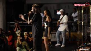Kwesta &amp; Thabsie perform Ngiyaz’fela ngawe’ with a live band