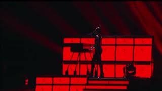 Alicia Keys - Girl on fire Ft. Nicki Minaj Live MTV Live