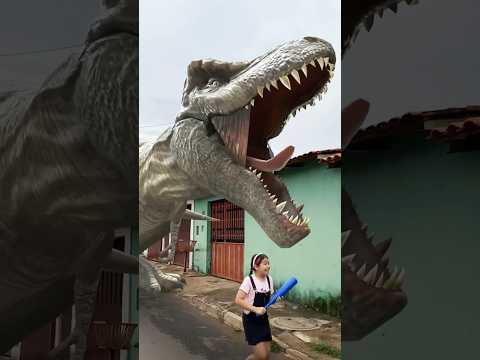 DINOSSAURO GIGANTE 😱😱#shorts #funny