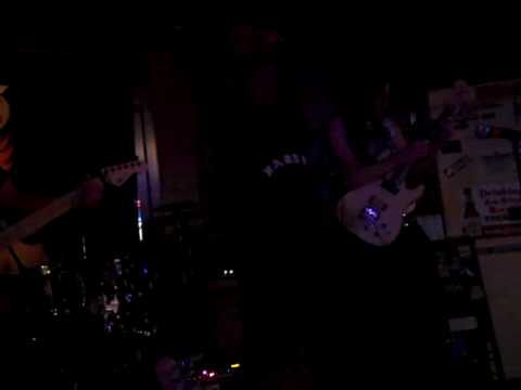 Bob Gnarley and the Gnailers performing live @ Jiggers (2)