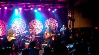 The Wood Brothers Nashville 12/6/2015 Lay Me A Pallet On Your Floor