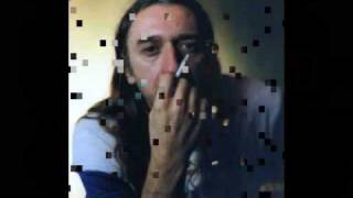 Rosendo- dando vueltas a un farol