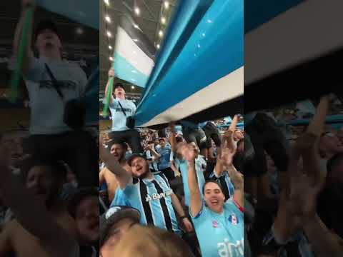 "FESTA DA TORCIDA DO GRÊMIO NA VIRADA CONTRA O SÃO PAULO" Barra: Geral do Grêmio • Club: Grêmio