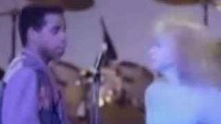 Cyndi Lauper -  Iko Iko Live Paris