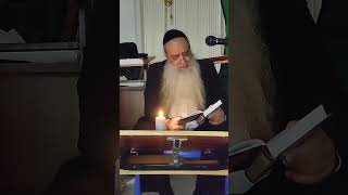 הרב רפאל זר ממרר בבכי על חורבן בית המקדש #ט_באב (הרב רפאל זר) - התמונה מוצגת ישירות מתוך אתר האינטרנט יוטיוב. זכויות היוצרים בתמונה שייכות ליוצרה. קישור קרדיט למקור התוכן נמצא בתוך דף הסרטון