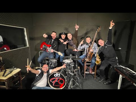 Valentin Poienariu & Formula 9 - Fata de la țară ( Cover Connect-R )