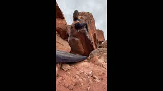 Video thumbnail of The Prowler, V5. Red Rocks