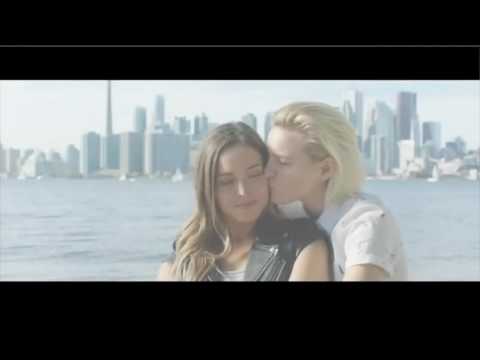 Bande-annonce : Below Her Mouth