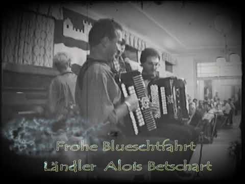 Innerschweizer Akkordeonduett Rogenmoser-Kistler spielt den Ländler Frohe Blueschtfahrt(A.Betschart)