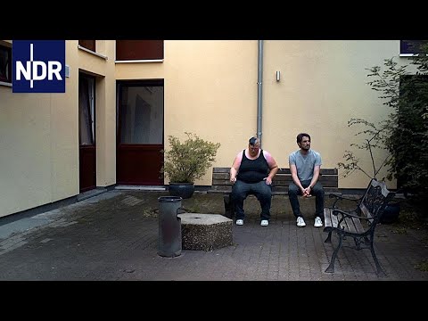 Verrückt: Wie ist es, in einer vermeintlich anderen Welt zu leben? | 7 Tage | NDR Doku