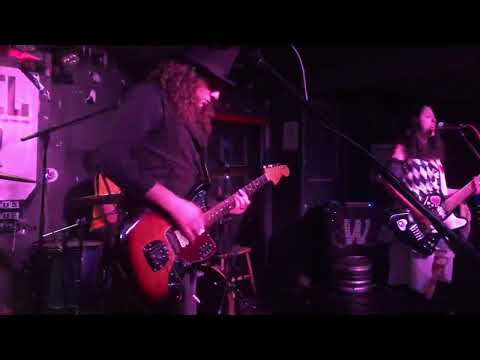 ‘Over and Over Again’ by Aliceissleeping, live at the Civil War Uprising 2021, Hope & Anchor