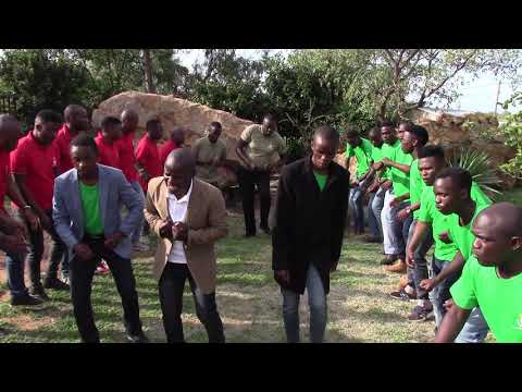 Ke Mofumanehi Moyeng by Wacha Mkhukhu Wachumlilo Ft. Ndumiso and Sello