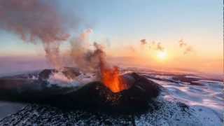 FOX NEWS: FOUR VOLCANOES ERUPT AT ONCE ON RUSSIA&#39;S REMOTE KAMCHATKA PENINSULA (FEB 6, 2013)