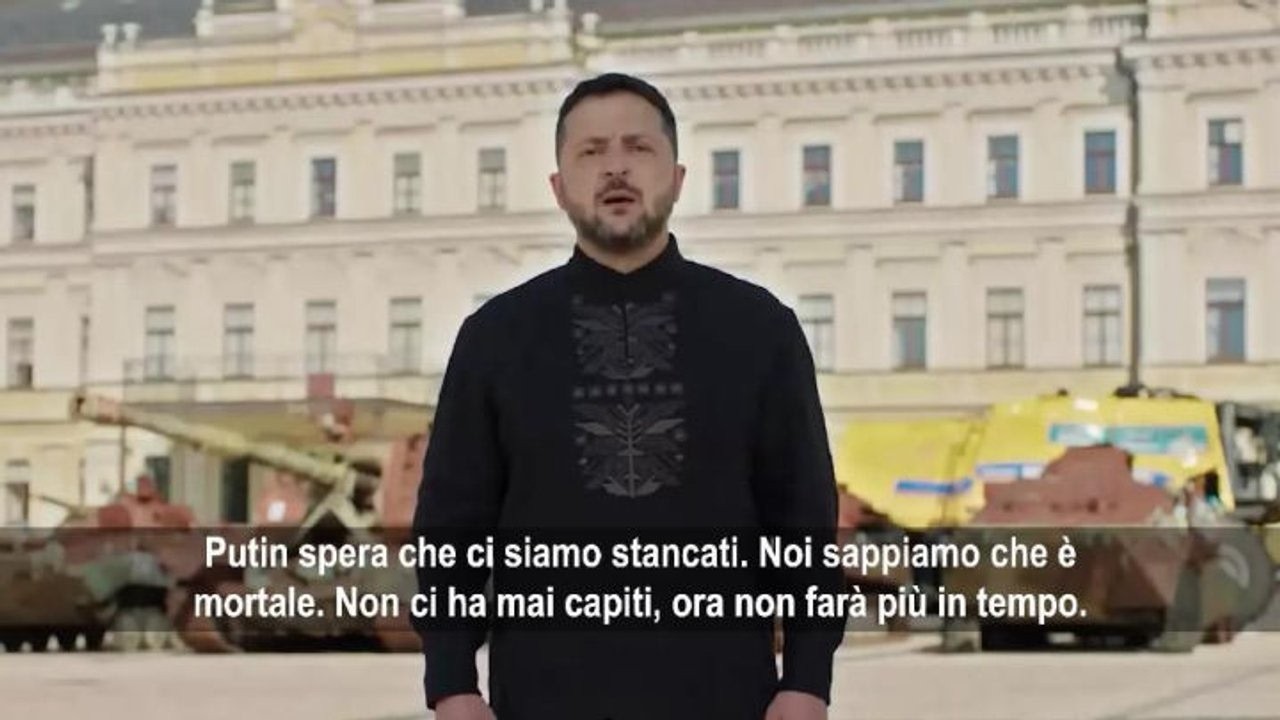 Zelensky a Putin: Volevate prendervi l'Ucraina, avete perso le raffinerie