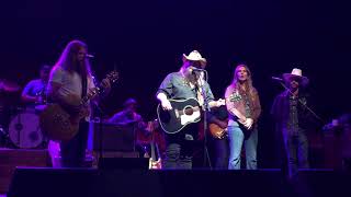Sing me back home tribute by Jamey Johnson and Chris Stapleton