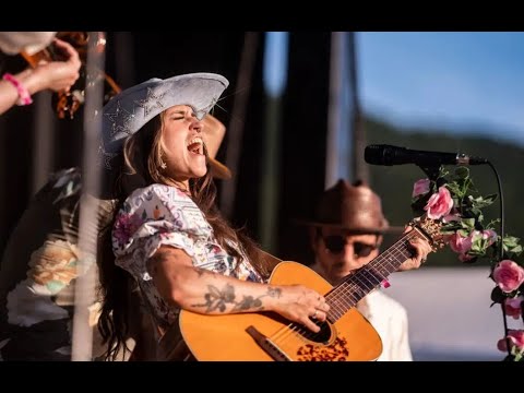 Incredible Sierra Ferrell vocal! The Beatles' "Dont Let Me Down" FreshGrass 2023