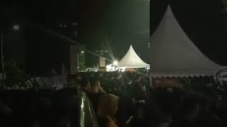Download lagu Tiket Ludes penonton berjubel dipintu masuk konser Iwan fals Kebumen International Expo 2022 mp3