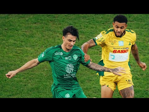 البرازيلي روجير ايبانيز في مباراة الاهلي والخليج 🟢⚪️Roger Ibanez