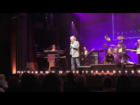 Tom Brown starts Round 1, Nashville Elvis Fest - video by Susan Quinn Sand