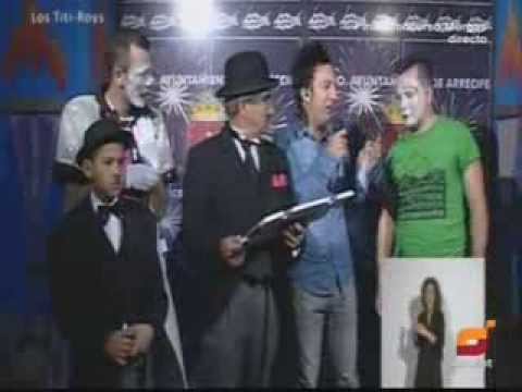 MURGA LOS TITI ROYS 2014 - ENTREGA DE UN RECONOCIMIENTO AL CHARLOT DE LANZAROTE