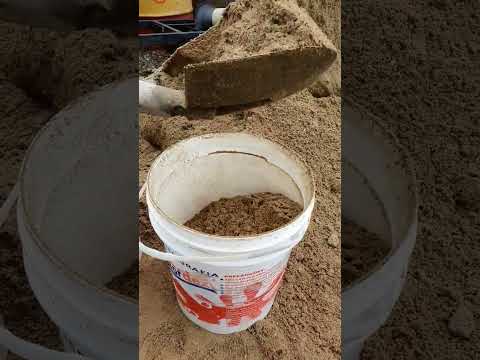 3 de areia, 1 de cimento e 1 de água. #argamassa #construção #construction #civilengineering
