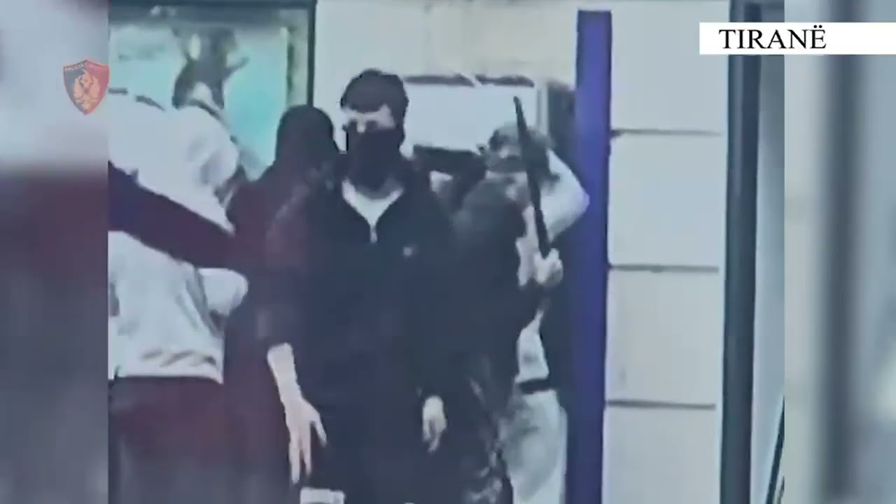Tentoi të vidhte një bankomat gjatë protestave, ndalohet 15-vjeçari në Tiranë