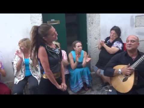 VISITA CANTADA A ALFAMA com FILIPA CARDOSO