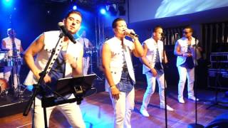Grupo Extra con Te Vas nuevo single live at Latin Dance Night 040