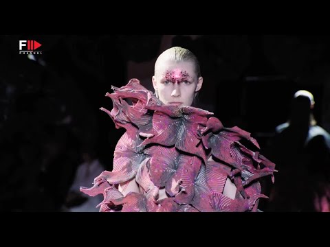 YUIMA NAKAZATO Fall 2023 Haute Couture Paris - Fashion Channel