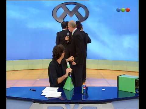 De la Rúa with his security on Videomatch - Videomatch