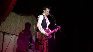 Reeve Carney covers David Bowie