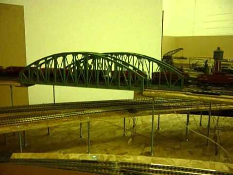 Trains miniatures: une rame de 100 wagons