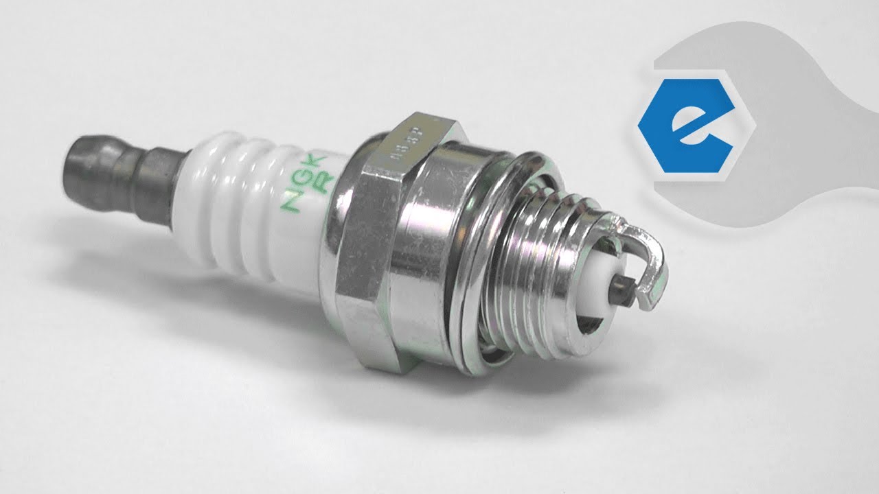 Replacing your Trimmer Spark Plug