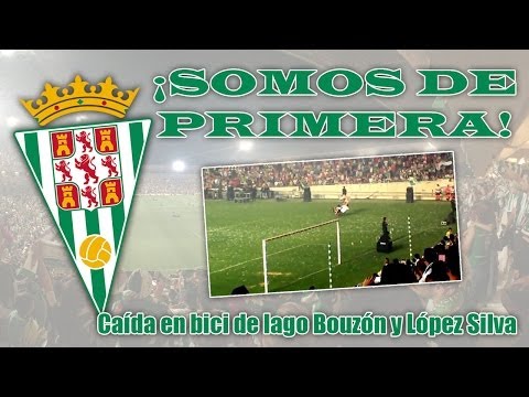 Caída de Iago Bouzón y López Silva con la bici. Celebración ascenso a primera en el Nuevo Arcángel.