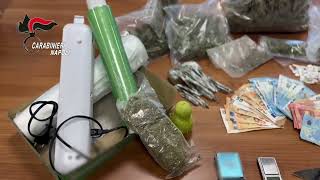 le-armi-sequestrate-dai-carabinieri-a-soccavo