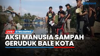 LIVE: Aksi Manusia Sampah Geruduk Bale Kota Tasikmalaya Peringati Hari Sungai Nasional