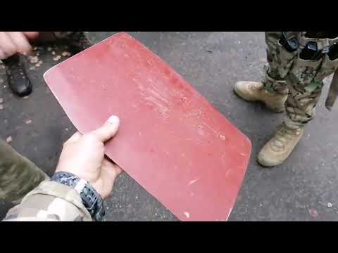 Ukrainian fighters test Russian protective plates from body armor 16.10.2022