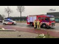 Auto total loss na botsing met lantaarnpaal in Enschede
