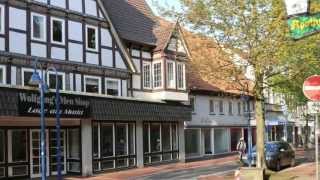 preview picture of video 'Lange Straße in Lage, Lippe: Gebäude kurz vor dem Abriss'