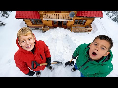 ZAROBLJENI SMO U SNIJEGU