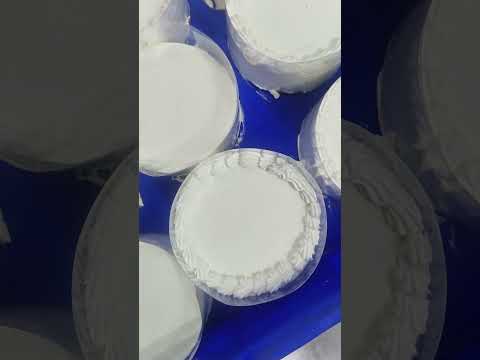 Vanilla cakes  piping